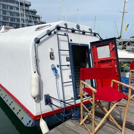 5 Star Ocean Village Marina Reconditioned Rnli Rig Life Boat Southampton Eksteriør bilde